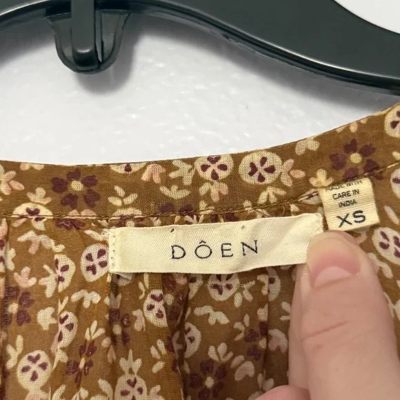 Doen Jane Long Sleeve Button Front Top in Golden Mesa Floral - XSmall FLAWED - Picture 5 of 7